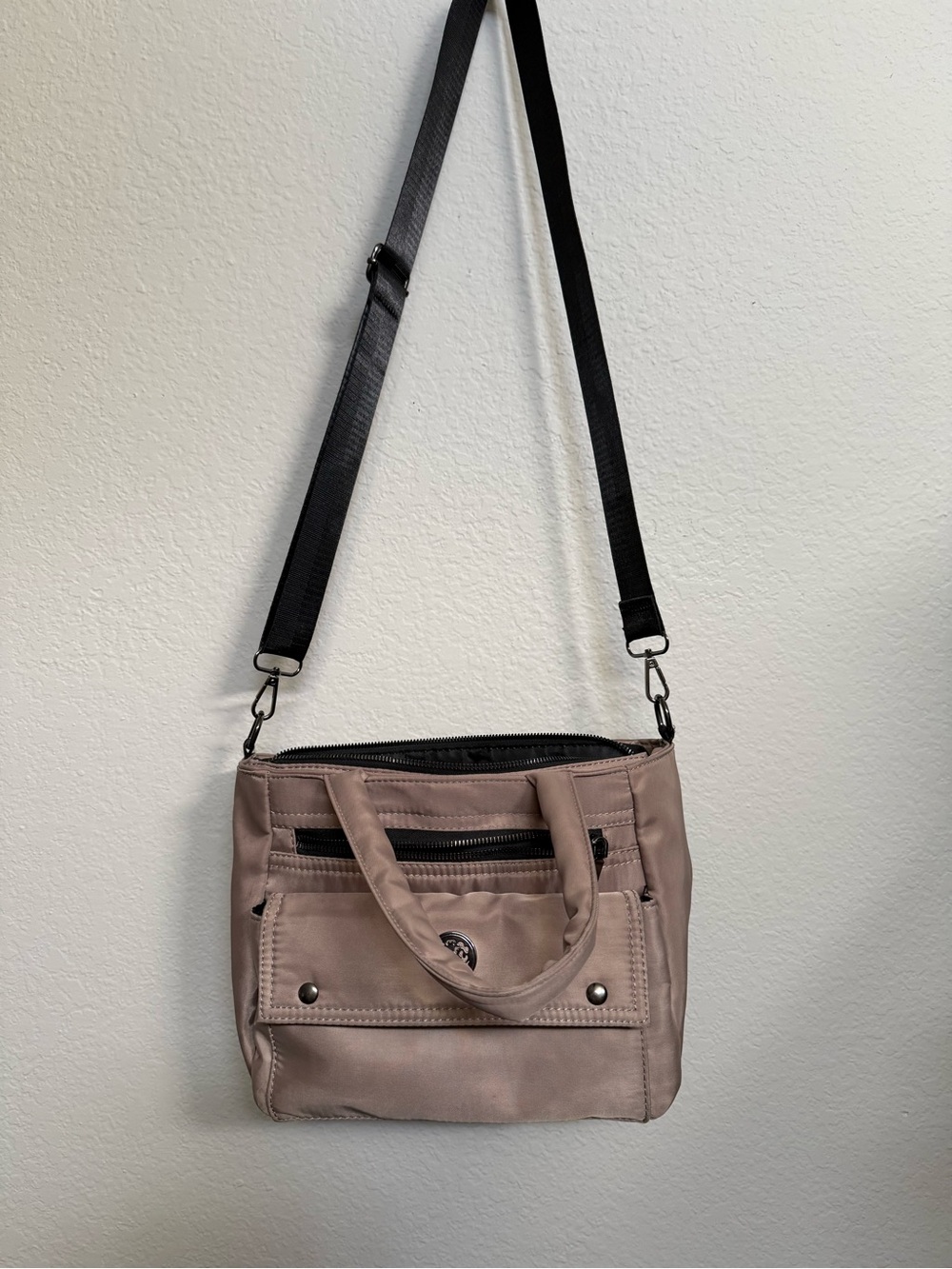 Multi- pocket purse.